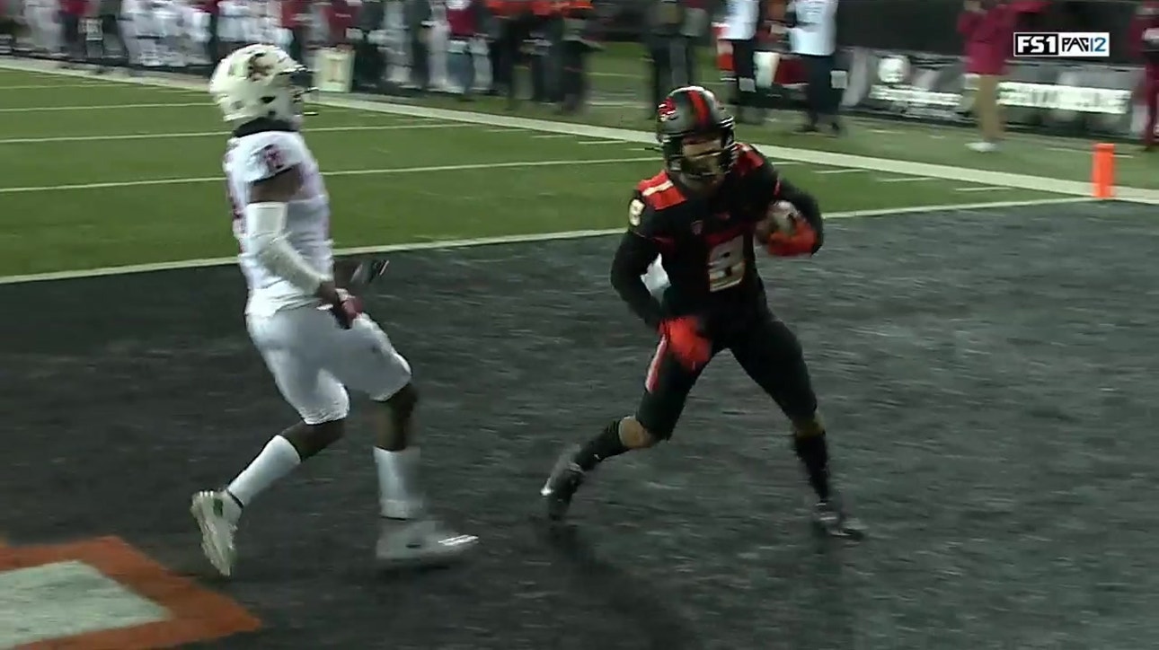 Tristan Gebbia connects with Trevon Bradford on seven yard touchdown, Oregon State ties it