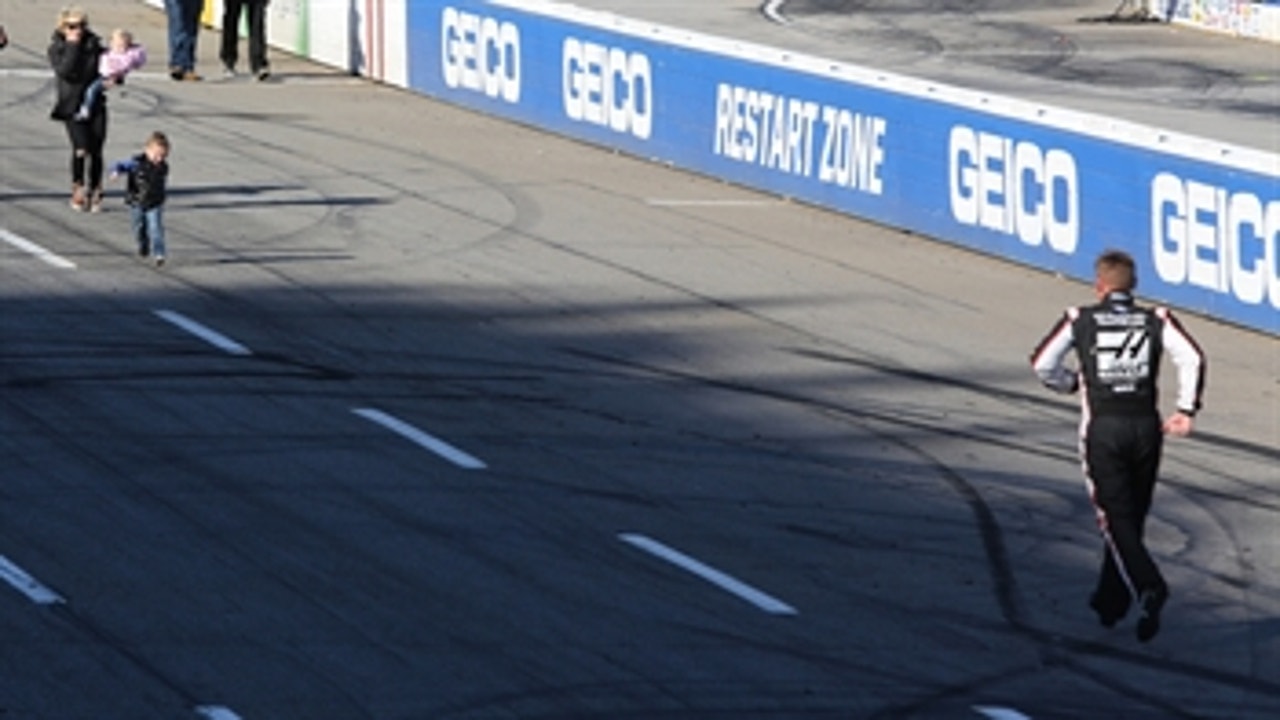 Motte's Minute: Clint Bowyer's celebration after ending six-year winless streak