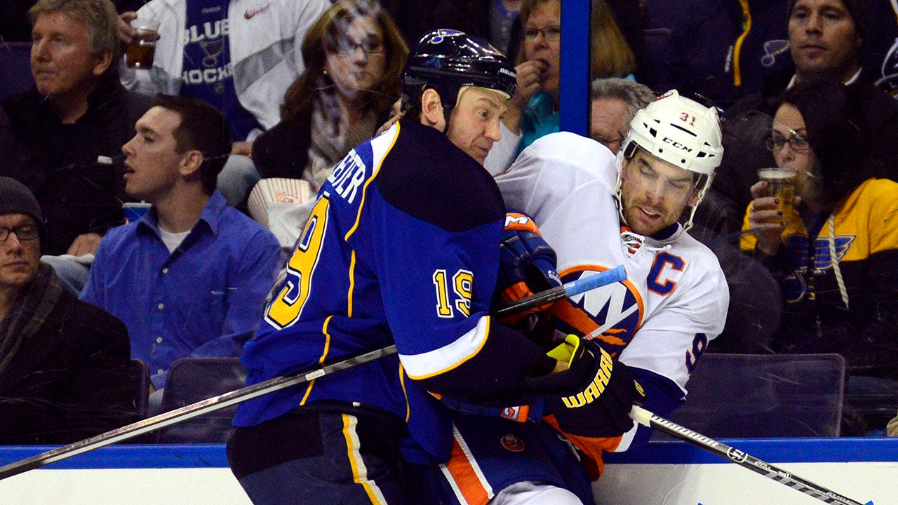 Blues shoot past Islanders