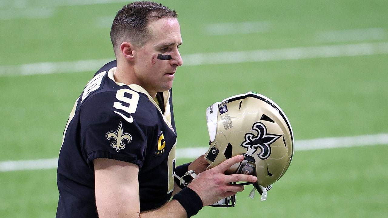 Clay Travis: Brees & Saints were fortunate to beat Bears, they may not be so lucky with Brady & Bucs | FOX BET LIVE