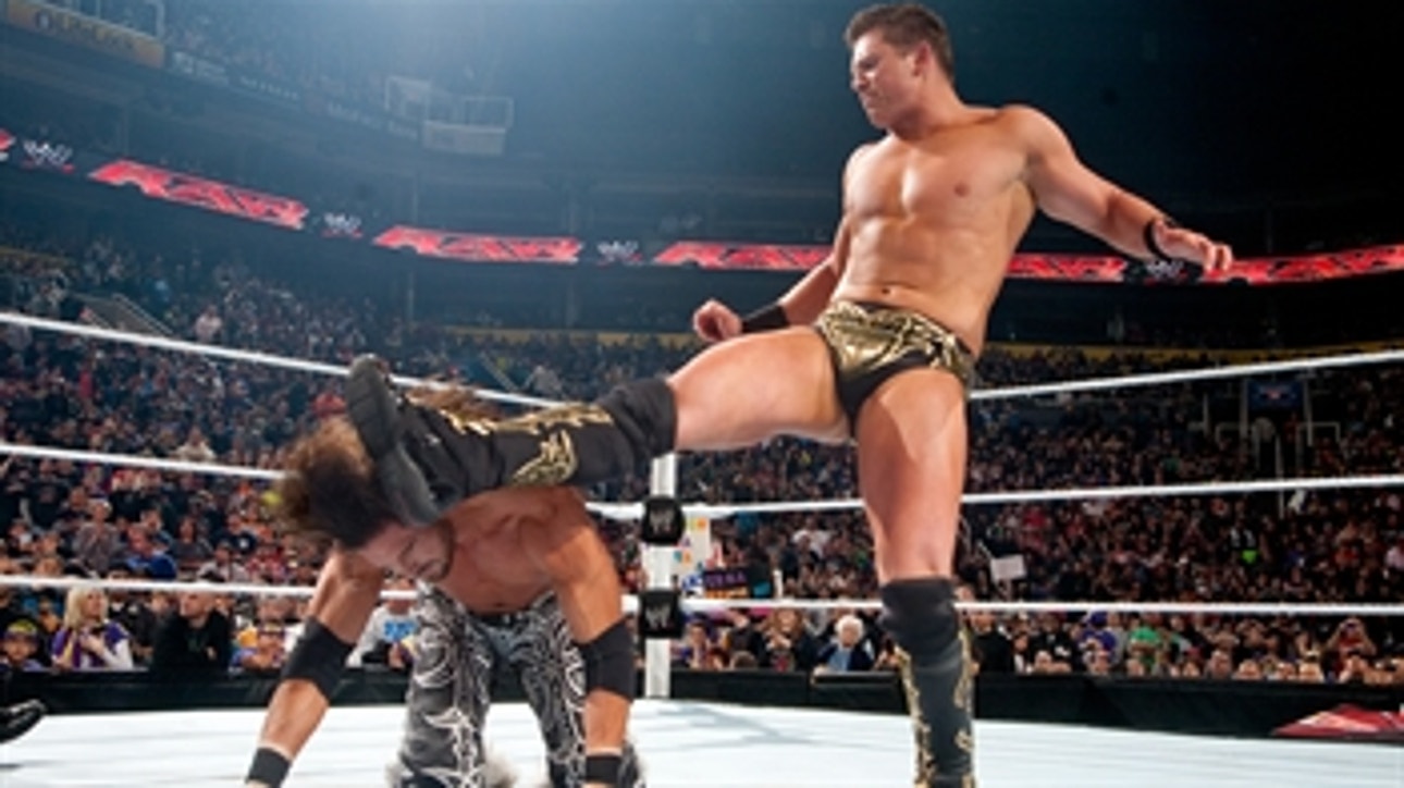 The Miz vs. John Morrison – WWE Title Falls Count Anywhere Match: Raw, January 3, 2011 (Full Match)