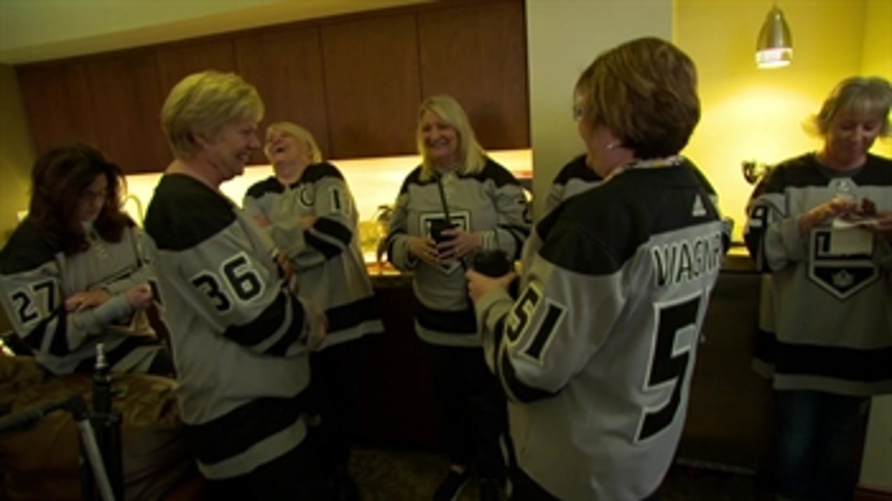 LA Kings moms enjoy feast with their sons