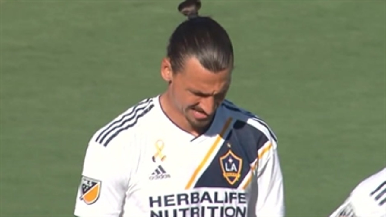 Zlatan converts from the spot to give Galaxy 1-0 lead