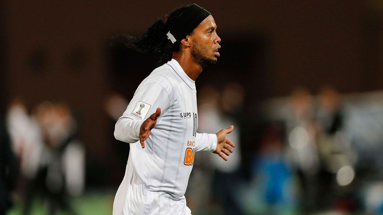 Ronaldinho equalizes with wicked free kick