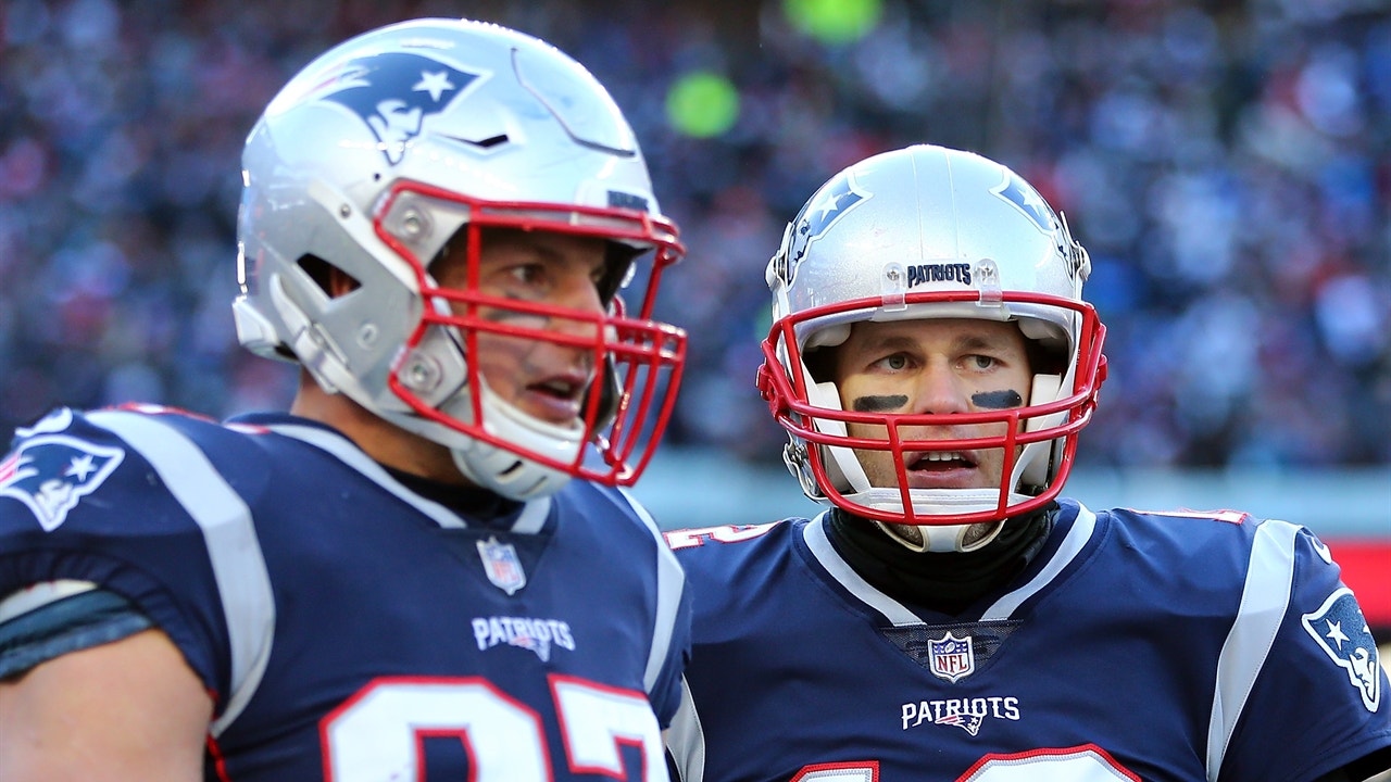 Rob Gronkowski jokes about having the Patriots playbook for the past four weeks