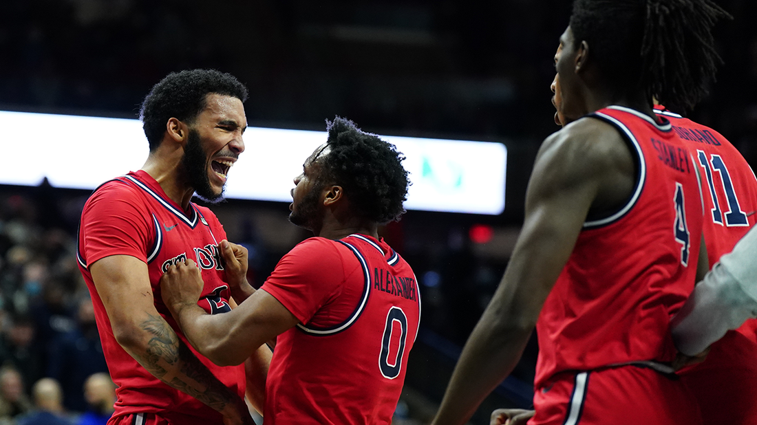 Julian Champagnie leads St. John's in 90-77 victory over Georgetown