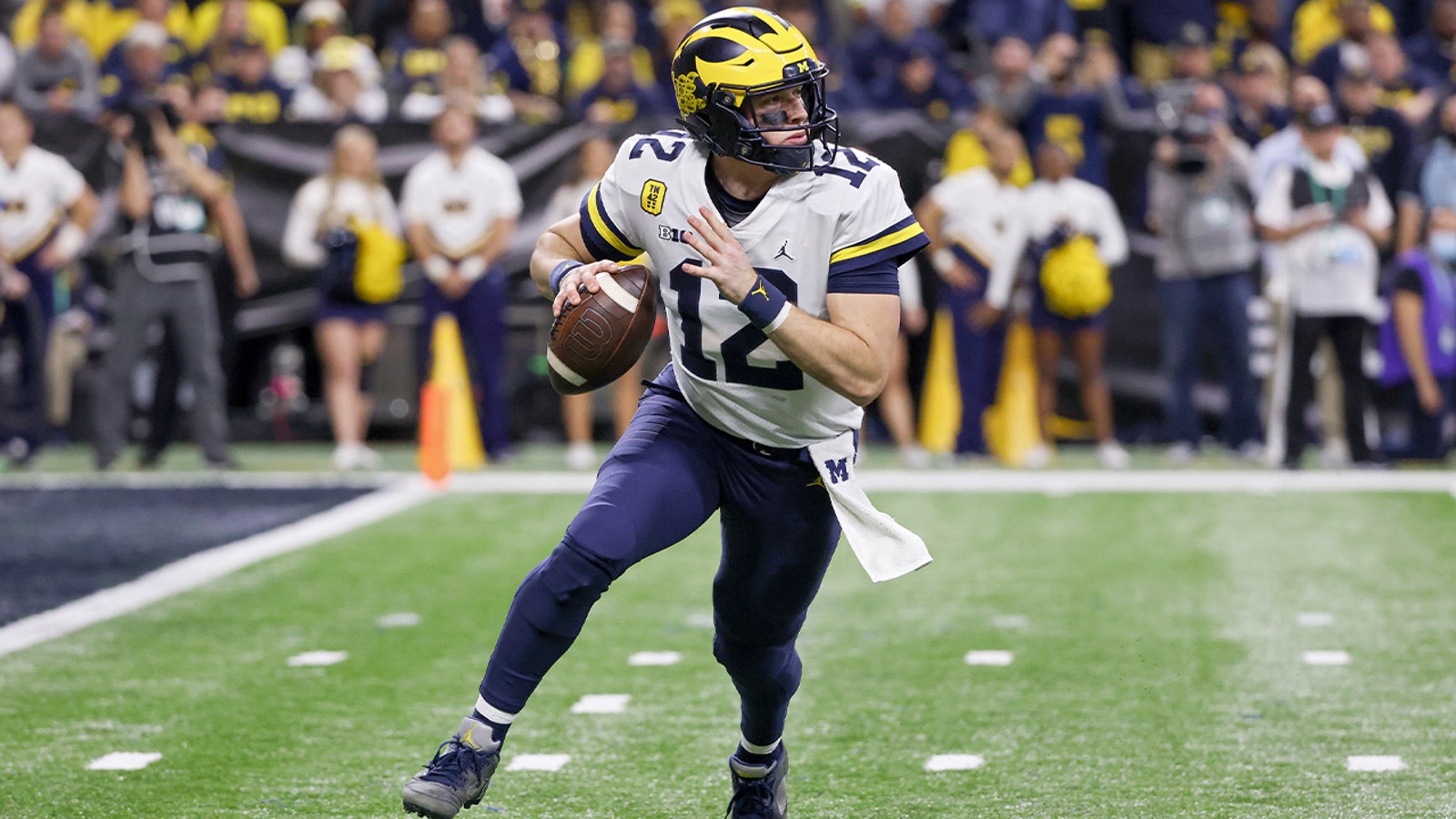 "Breaking the Huddle with Joel Klatt"