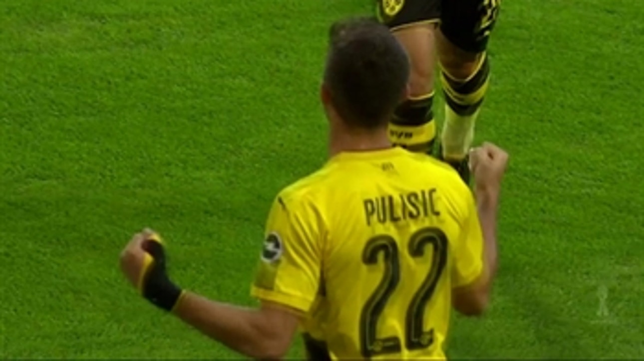Christian Pulisic gets the opening goal against Bayern Munich | 2017 German Super Cup Highlights