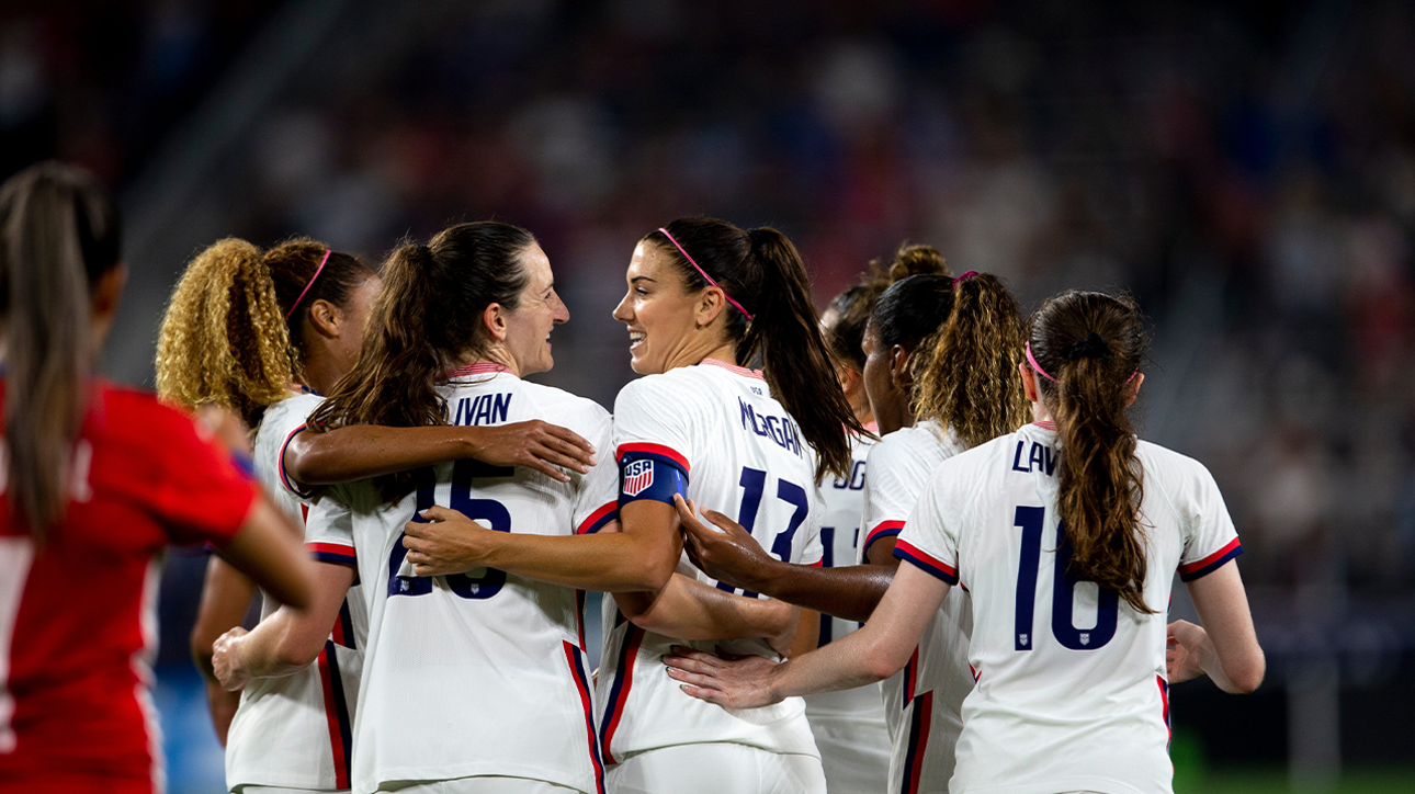 Alex Morgan's hat trick highlights USWNT's 8-0 rout of Paraguay