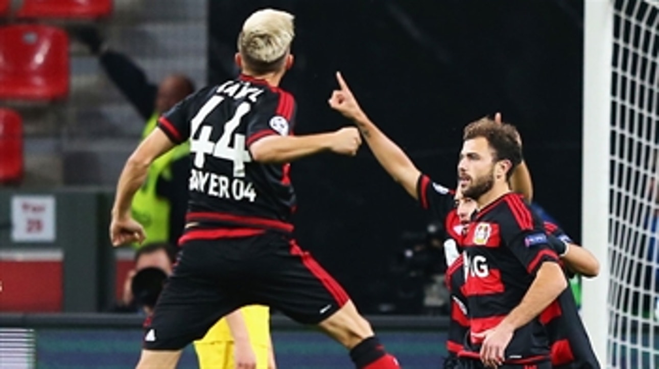 Leverkusen takes the 1-0 lead thanks to Mehmedi deflected shot - 2015-16 Bundesliga Highlights