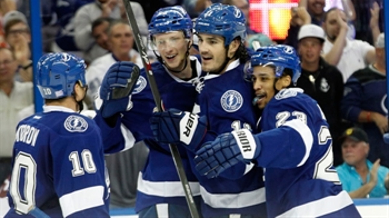 Lightning rout Coyotes 7-3