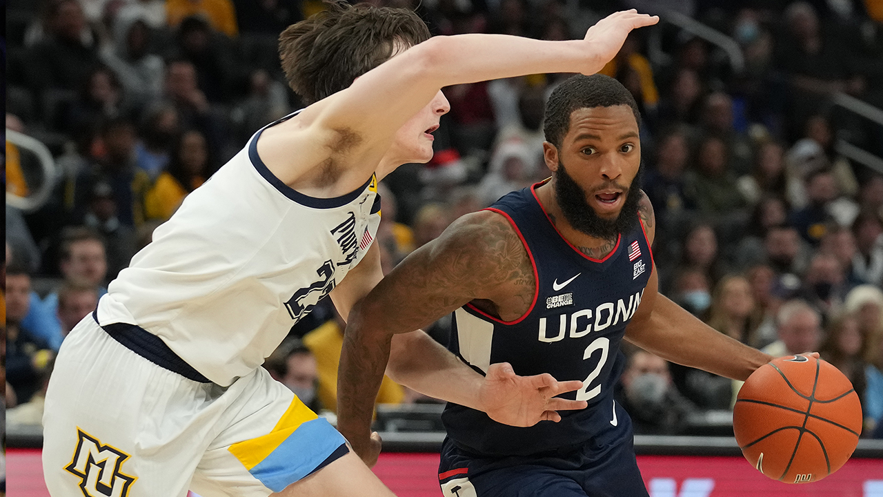Tyrese Martin and R.J. Cole drive Uconn past Marquette, 78-70