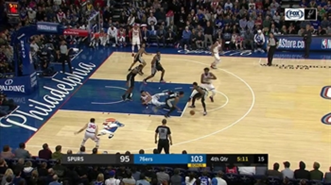 HIGHLIGHTS: Dejounte Murray to DeRozan for the BIG SLAM