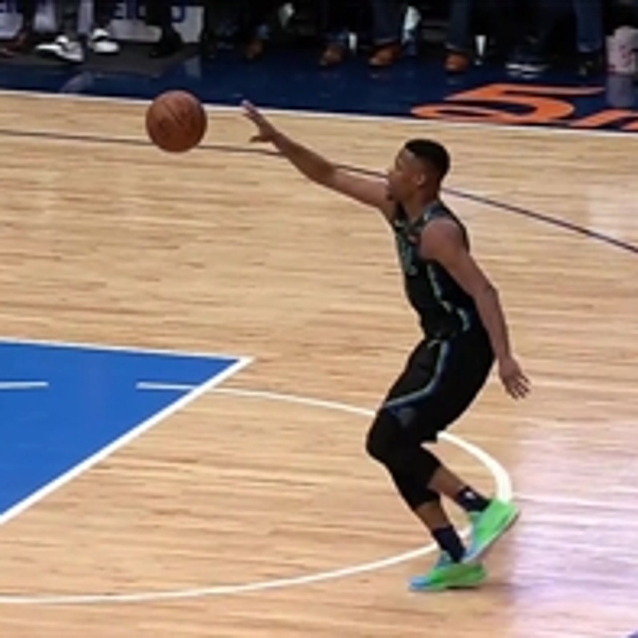 Dennis smith dunk sales