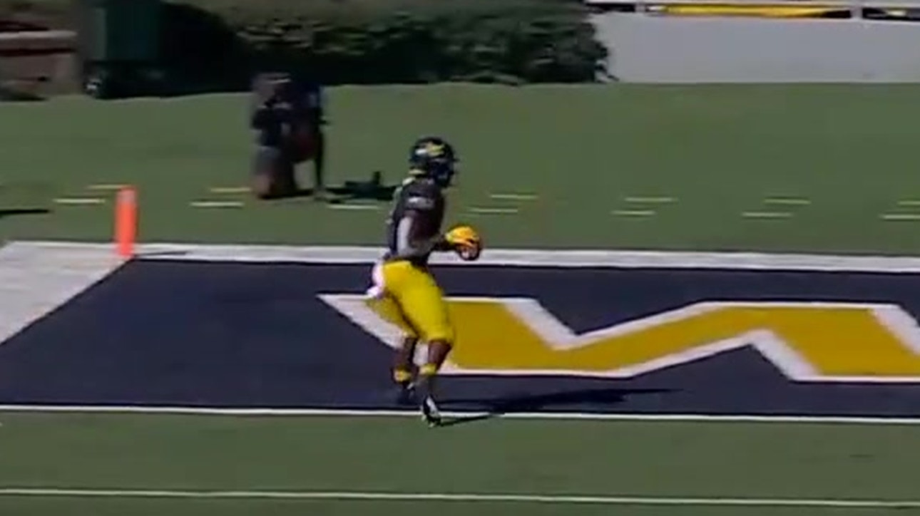 Jarret Doege's dagger to Leddie  Brown gives  Mountaineers lead over Jayhawks, 14-10