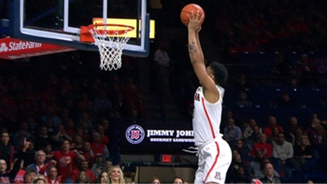Ira Lee's ferocious dunk puts exclamation point on big first half for Arizona