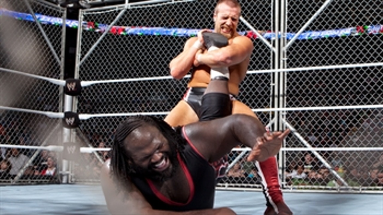 Mark Henry vs. Daniel Bryan – World Heavyweight Title Steel Cage Match: SmackDown, November 29, 2011 (Full Match)