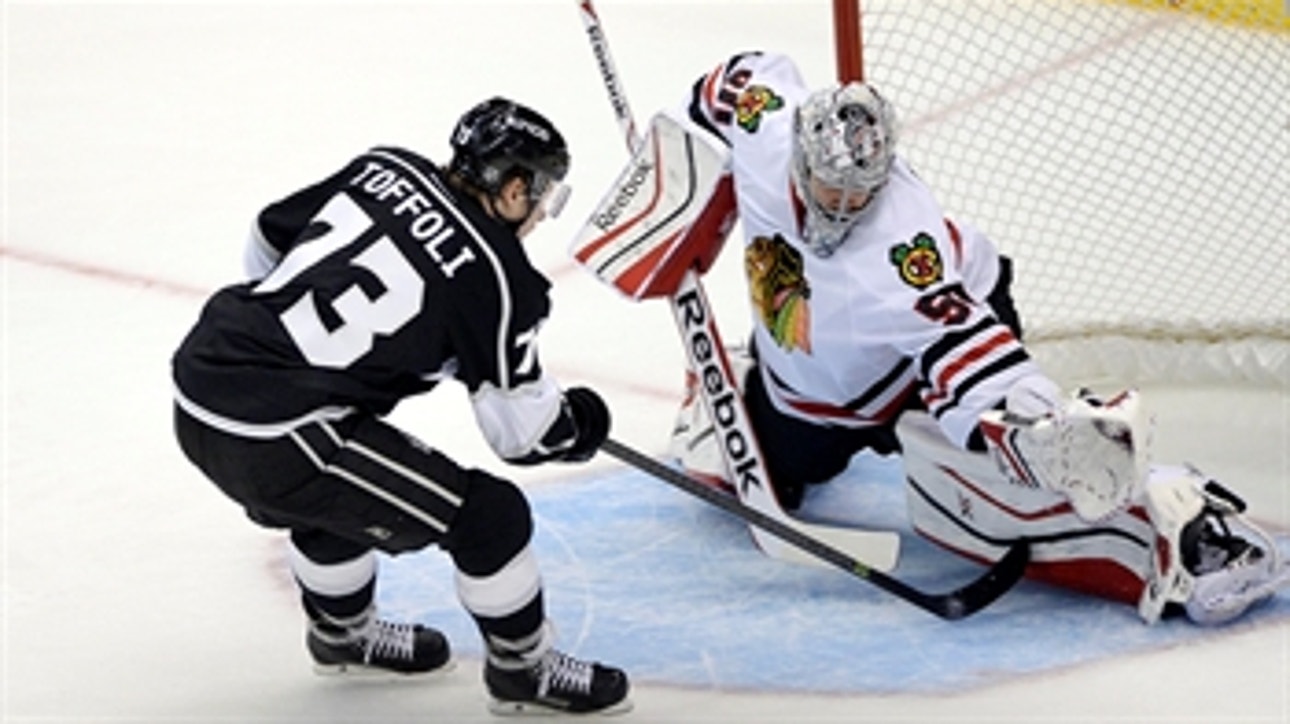 Blackhawks can't catch up to Kings in Game 3