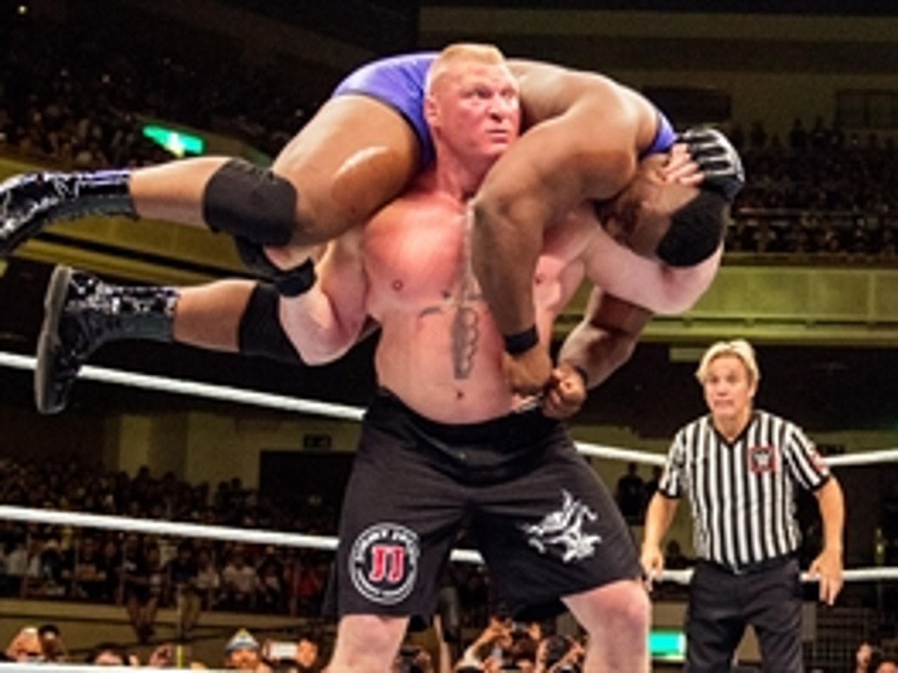 Brock Lesnar Vs Kofi Kingston Wwe Beast In The East 15 Full Match Fox Sports