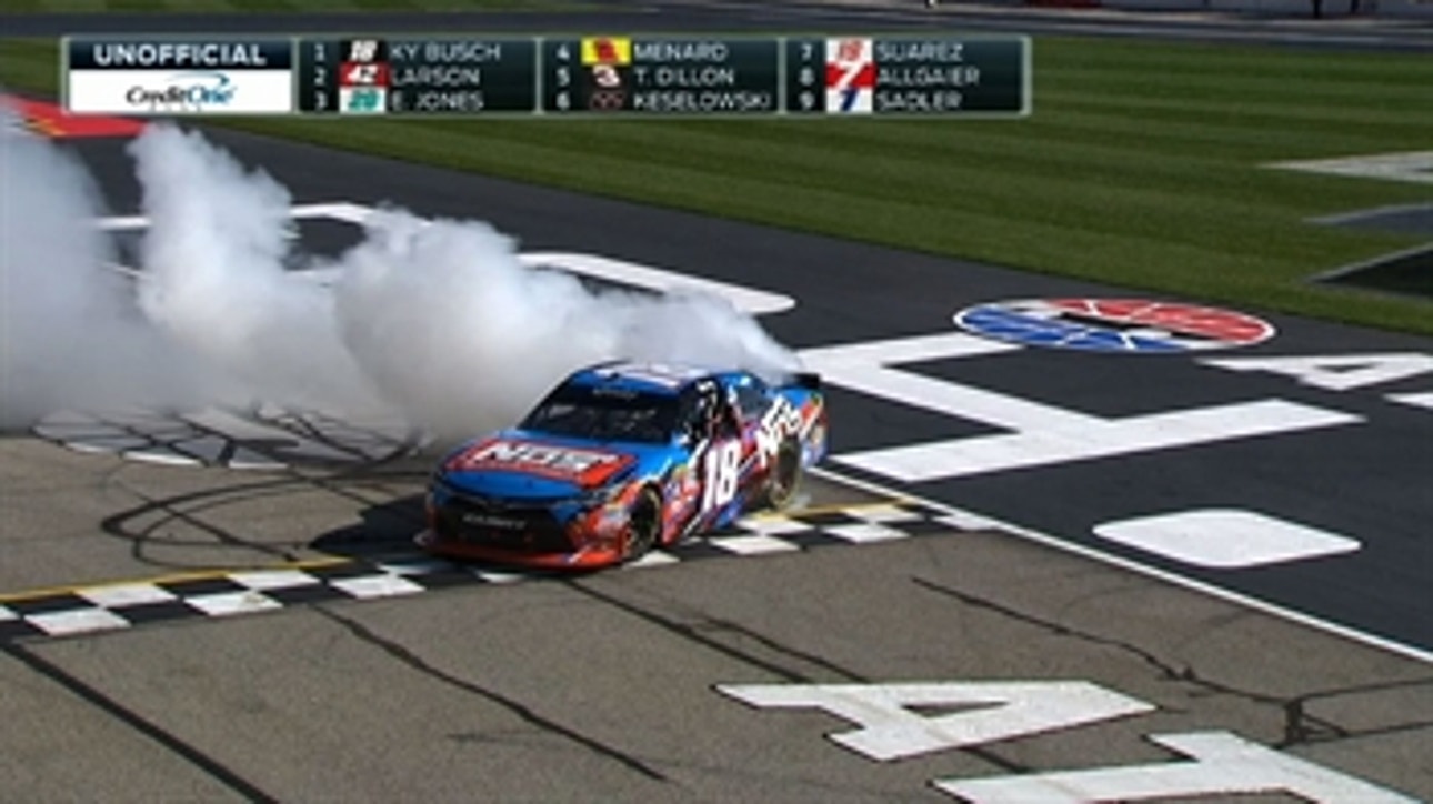 NXS: Kyle Busch holds off late run from Larson - Atlanta 2016