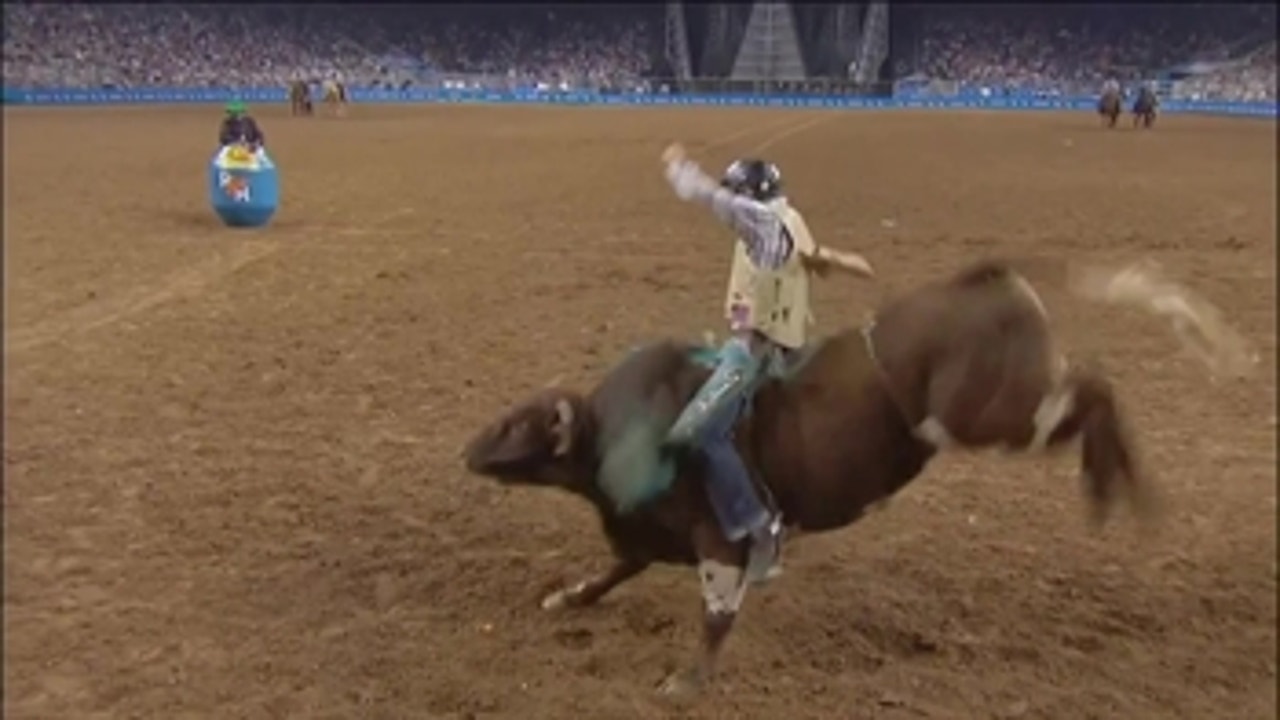 Taking the lead with Score of 86 in Bull Riding ' RODEOHOUSTON