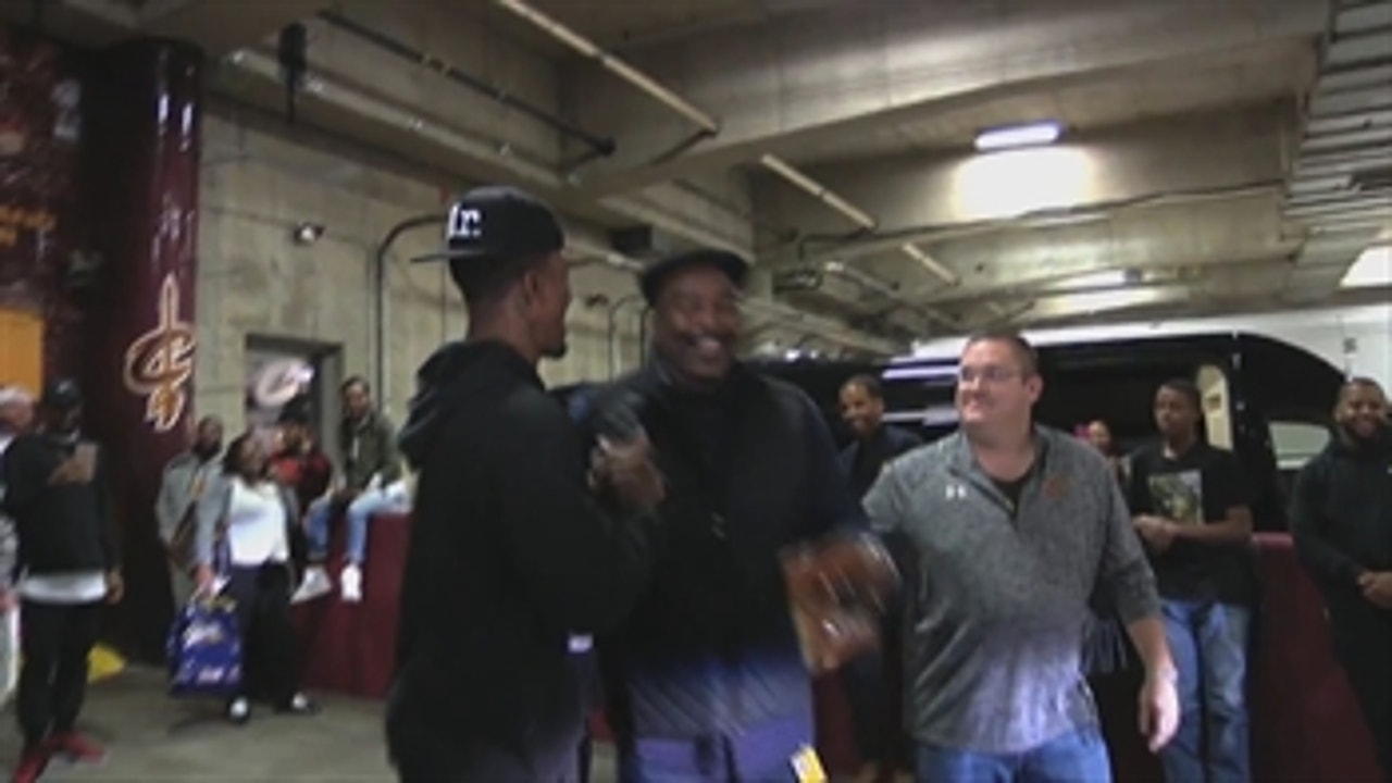 JR Smith surprises his dad for the holiday