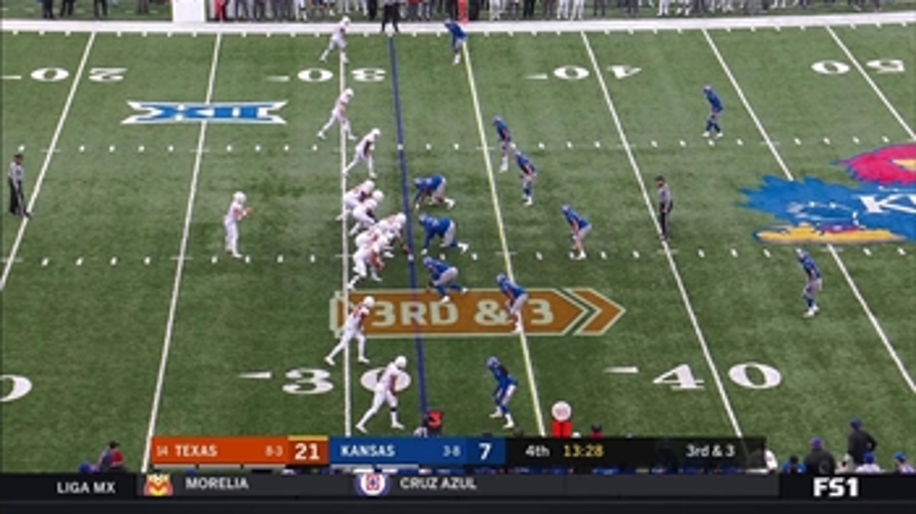WATCH: Kansas grabs an Interception in the 4th quarter