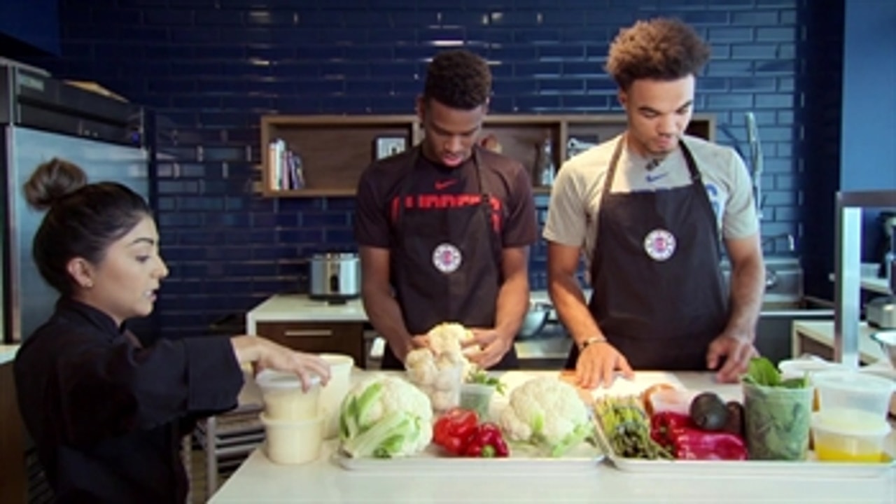 Shai Gilgeous-Alexander and Jerome Robinson learn cooking skills