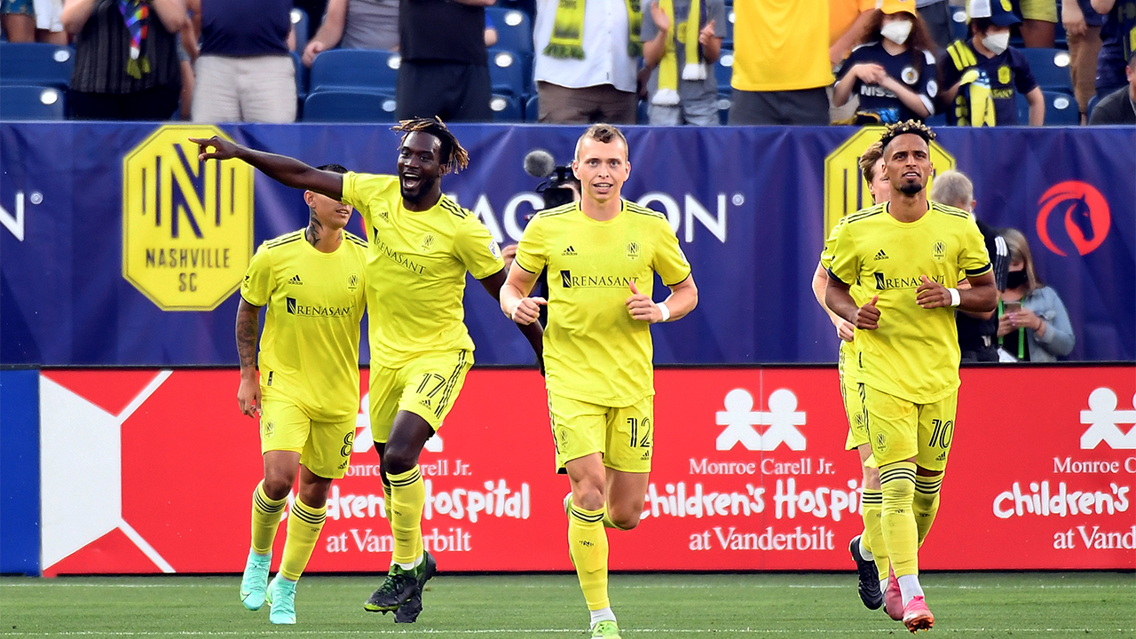 C.J. Sapong scores to help Nashville SC beat Philadelphia Union, 1-0