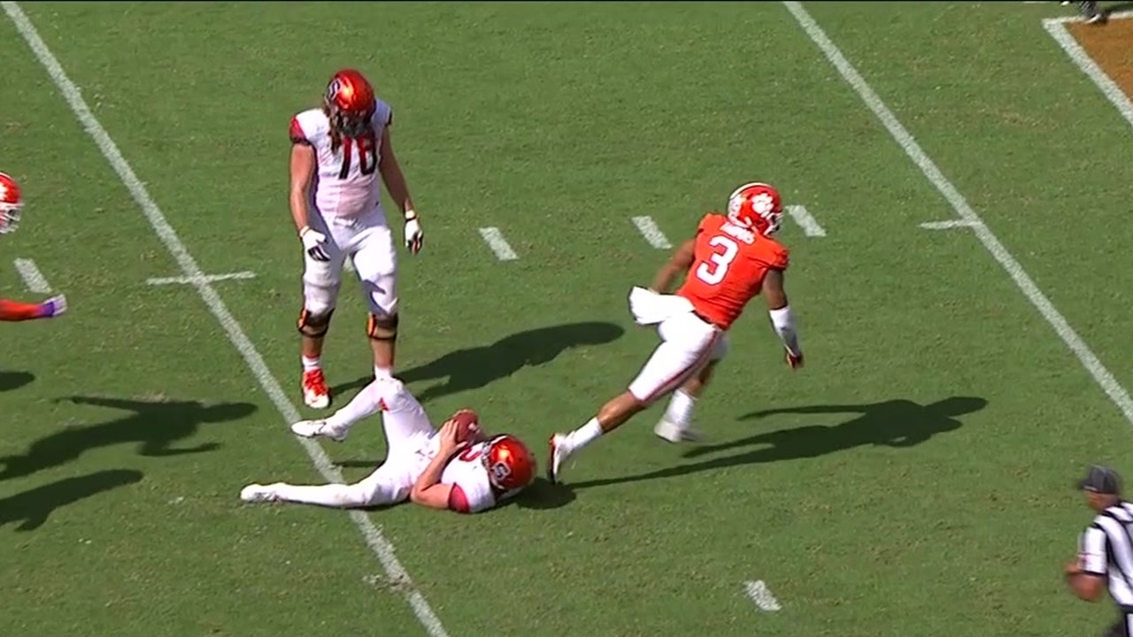 Watch Clemson's absolutely BONE-CRUSHING sack of Eric Dungey to seal the Tigers' win over Syracuse