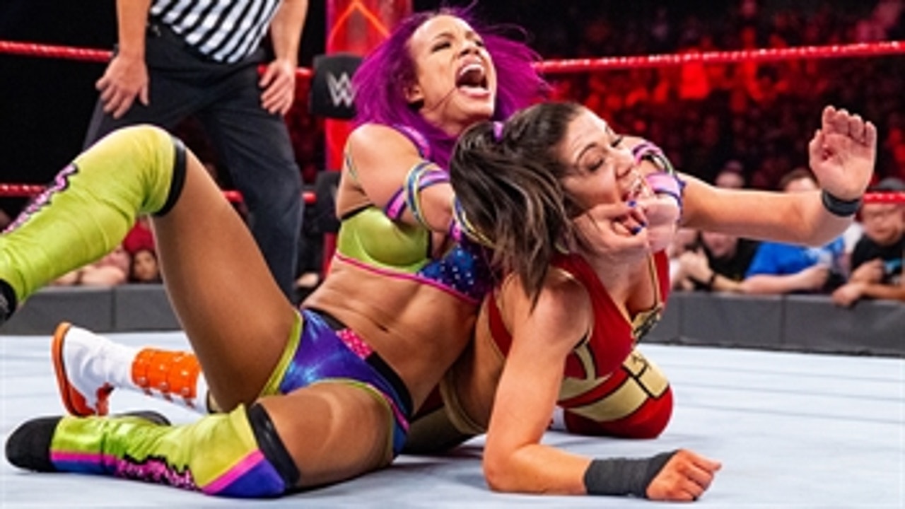 Sasha Banks vs. Bayley: Raw, March 6, 2017 (Full Match)