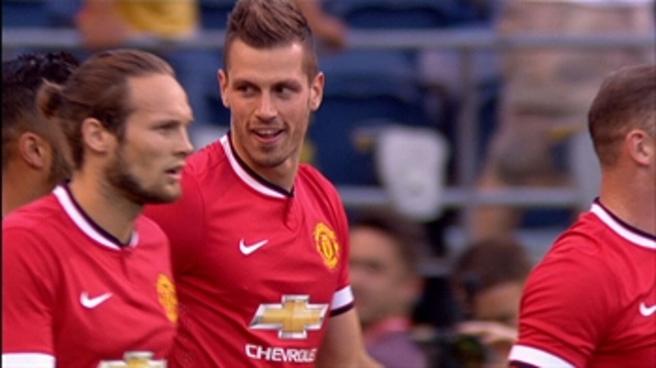 Schneiderlin puts United ahead on his debut - 2015 International Champions Cup Highlights