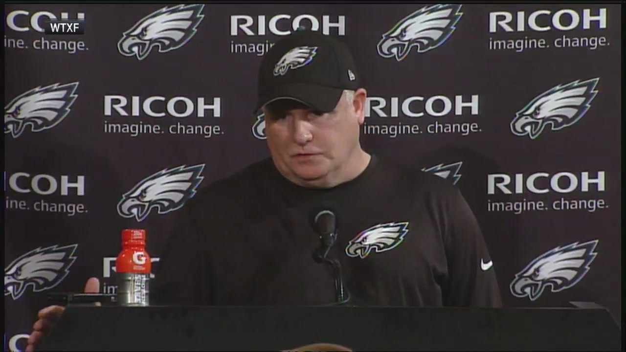 Lights go out on Chip Kelly during presser