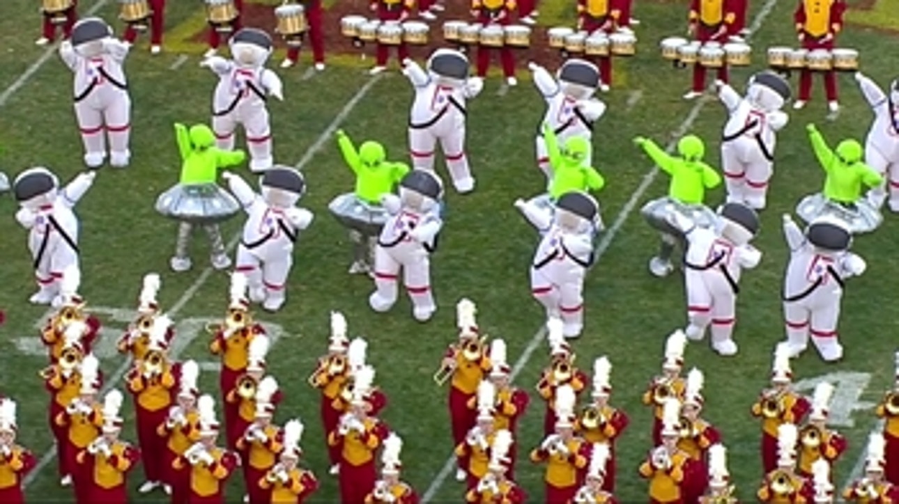 Iowa State's band broke out aliens and astronauts as they played 'Space Jam', and it was epic