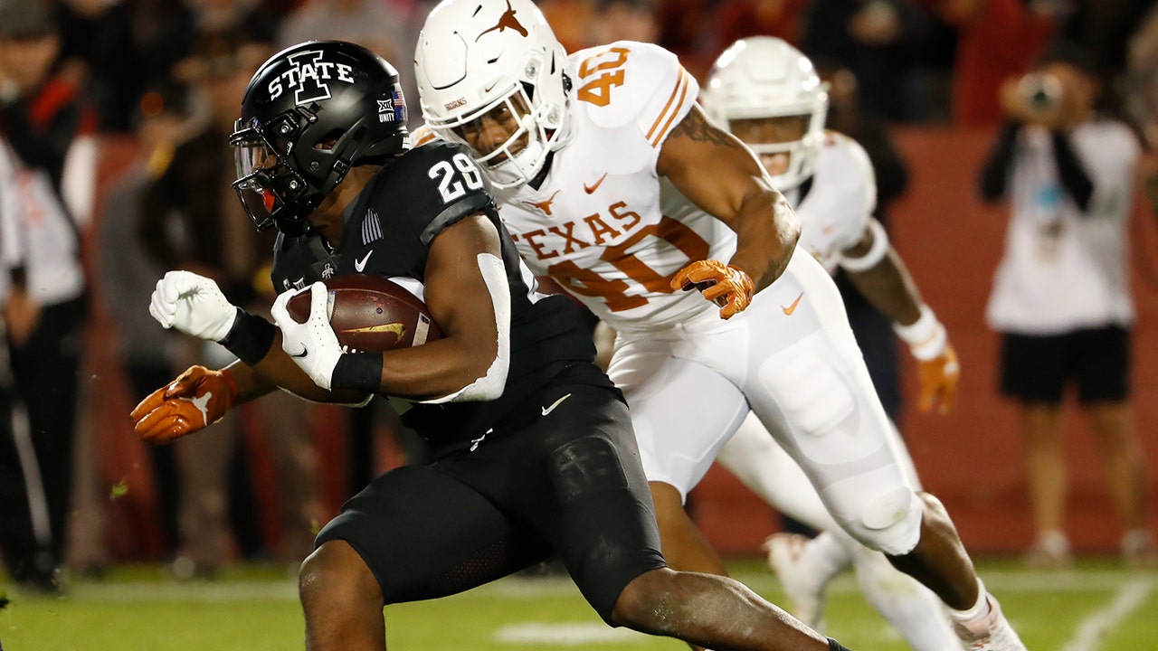 Breece Hall's two TD's power the Cyclones past the Longhorns 27-7 ' CFB on FOX