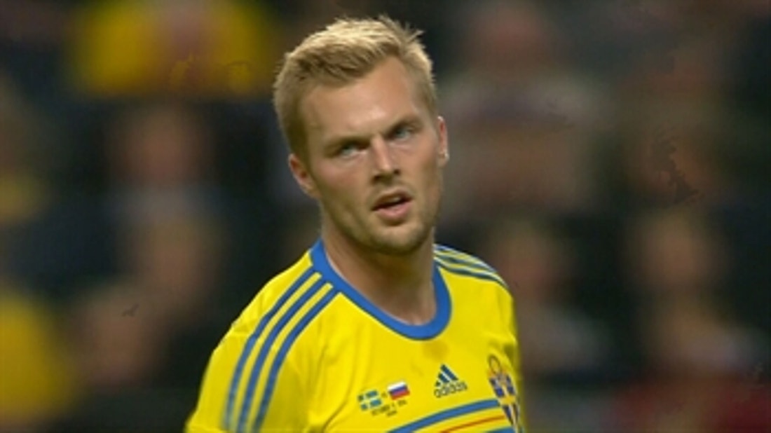Larsson wastes Sweden penalty
