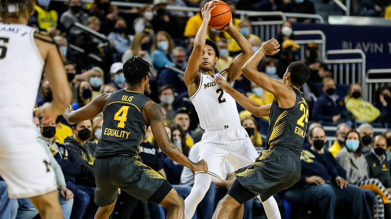Iowa wins 5th straight game with 82-71 victory over Michigan