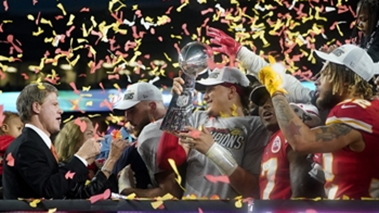 Patrick Mahomes, Travis Kelce lift Lombardi Trophy following Super Bowl LIV win