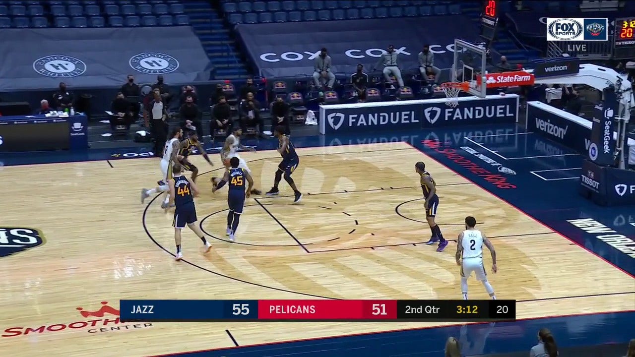 HIGHLIGHTS: Lonzo Ball with the Catch-And-Shoot Play | FOX Sports