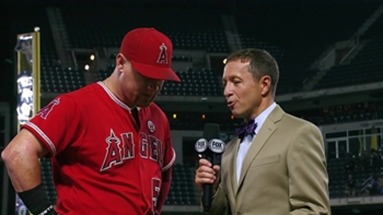 Ken Rosenthal speaks with Kole Calhoun after the Angels' extra-inning win over the Rangers