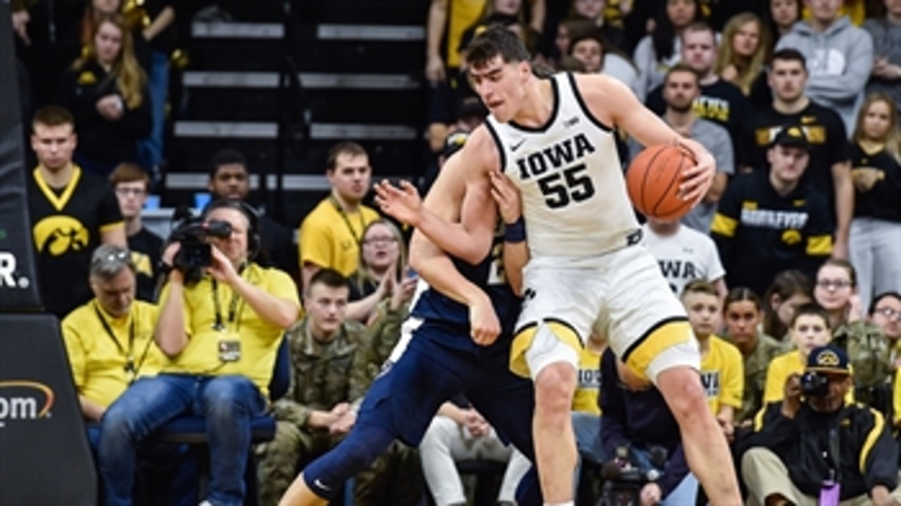 Luka Garza powers No. 18 Iowa past No. 16 Penn State with school-record 14th straight 20+ point game