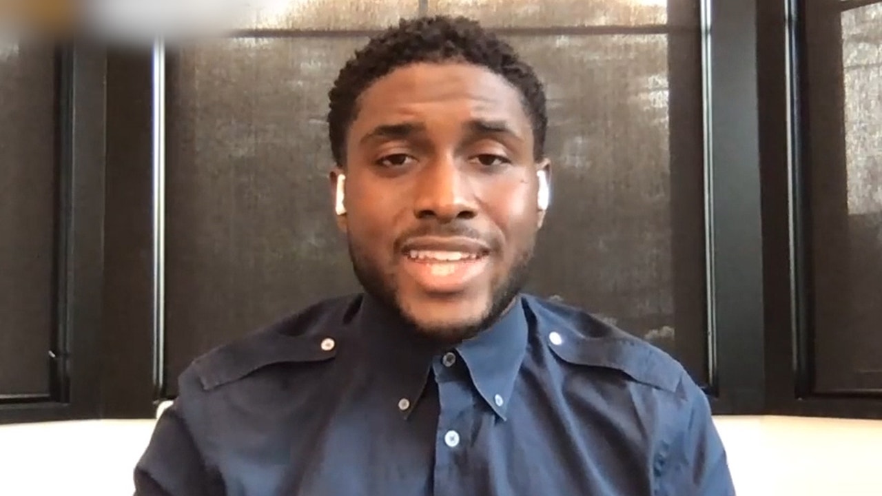 Reggie Bush: Zeke is an elite RB, the key to Cowboys' success is to keep feeding him | UNDISPUTED