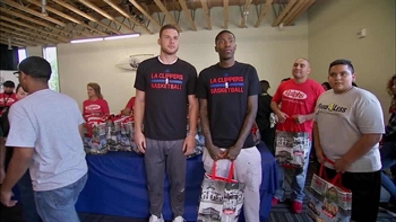 Clippers Weekly: Teamwwork at the Table Thanksgiving event