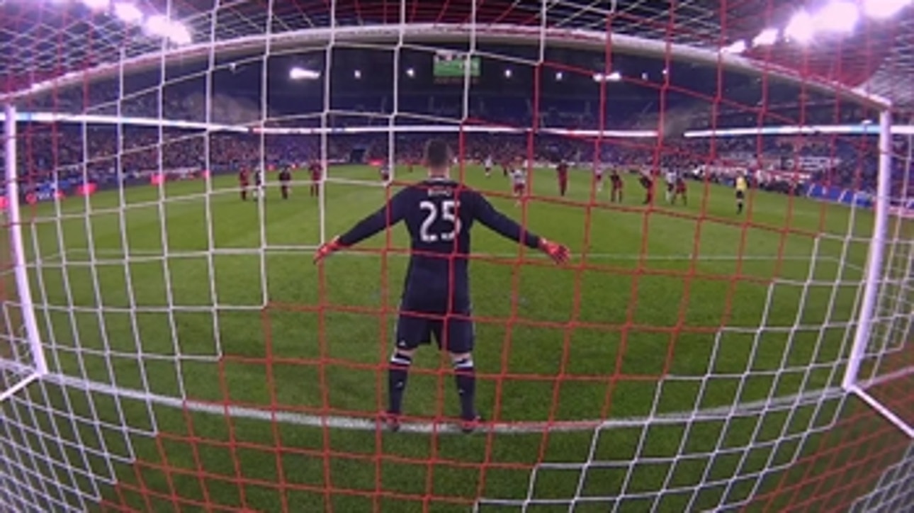 Daniel Royer equalizes for Red Bulls from the spot vs. Toronto FC ' 2017 MLS Playoff Highlights