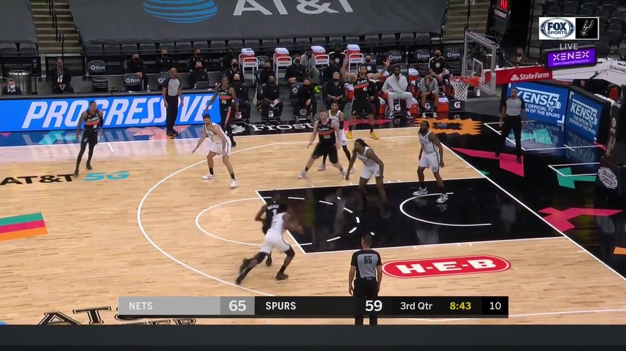 HIGHLIGHTS: Lonnie Walker IV with the Spin Move to the Rim
