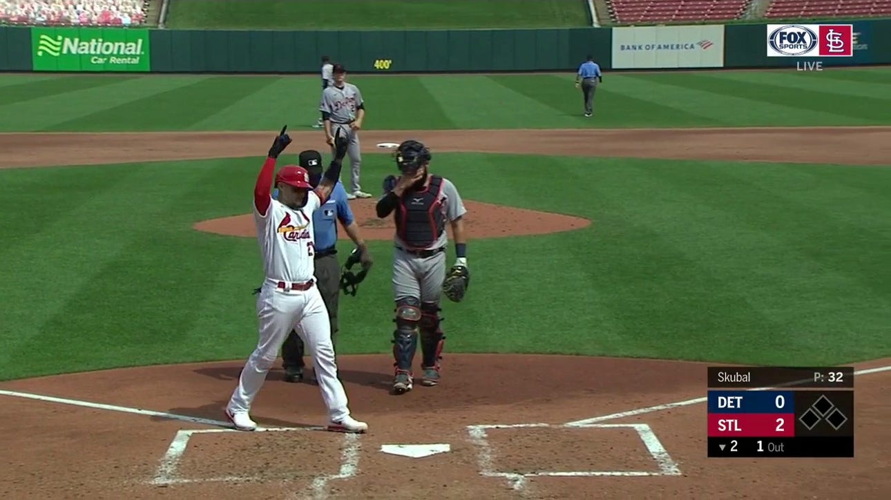 WATCH: Yadier Molina homers while honoring Roberto Clemente