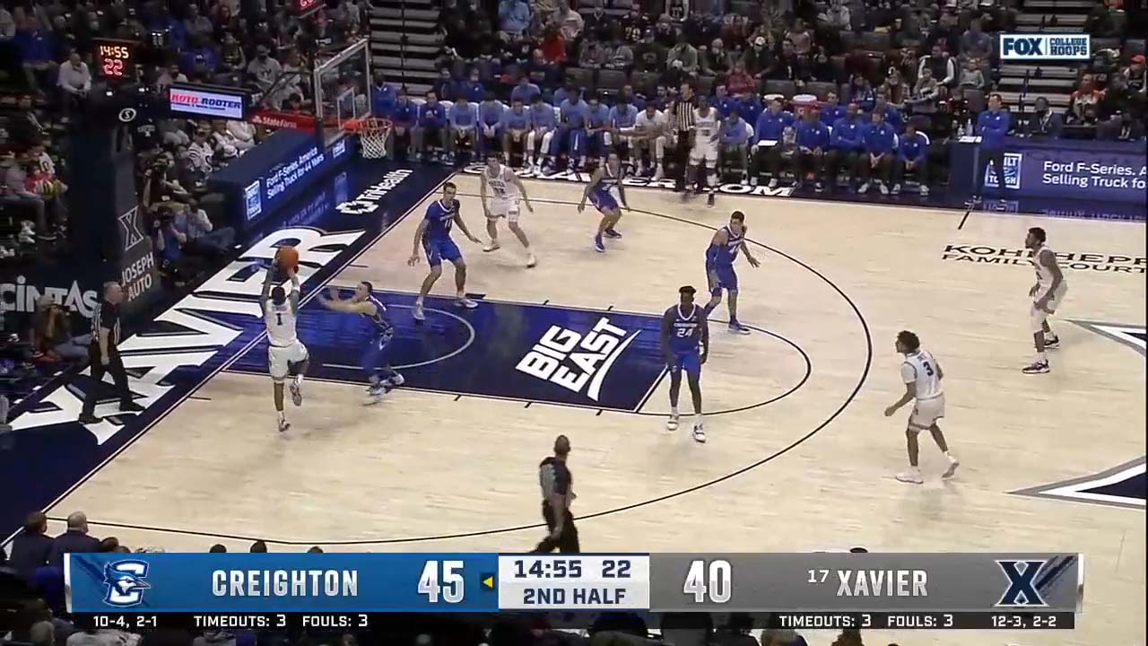 Paul Scruggs's smooth fadeaway jumper narrows Creighton's lead over Xavier