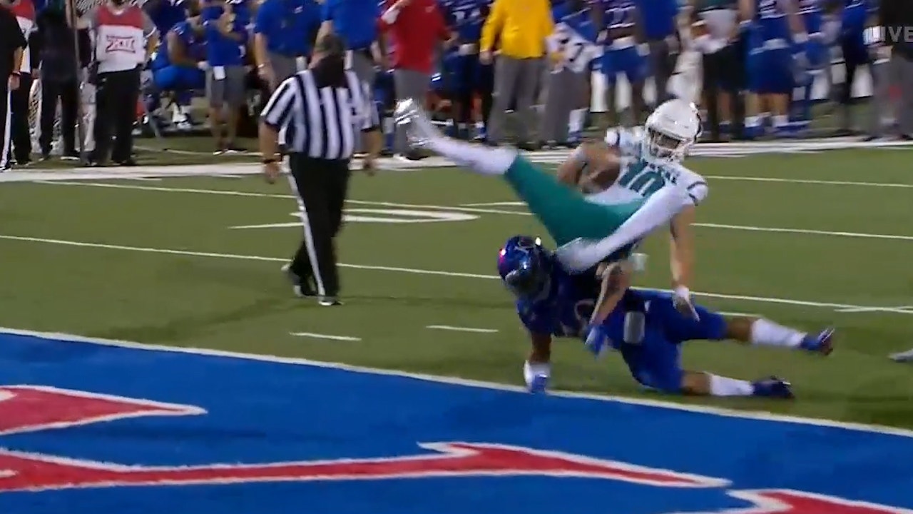 Grayson McCall 12-yard touchdown run puts Coastal Carolina up 7-0 on Kansas