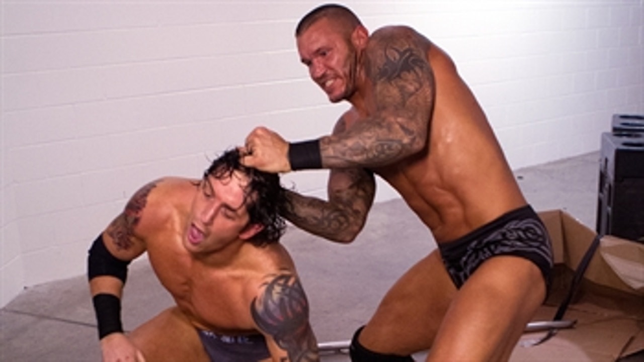 Randy Orton vs. Wade Barrett – Falls Count Anywhere Match: SmackDown, Dec. 30, 2011 (Full Match)