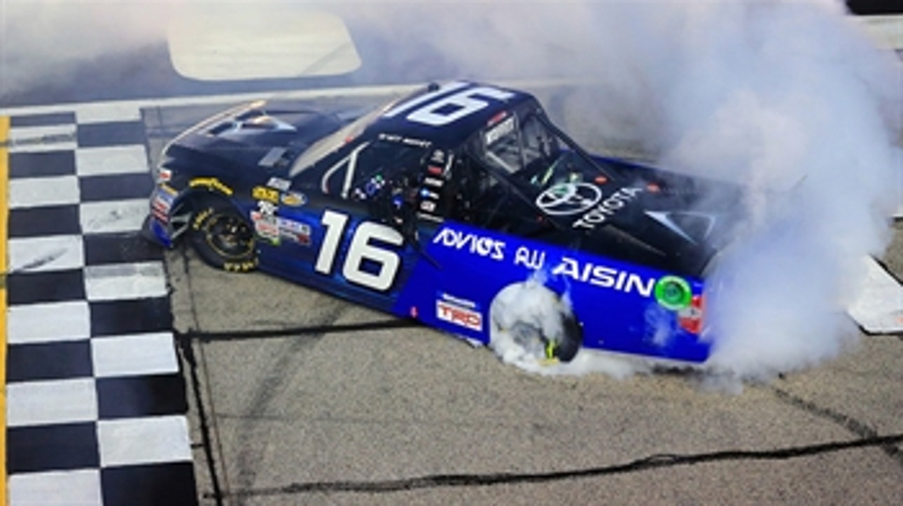 Brett Moffitt's daring moves propels him to the win at Atlanta | 2018 TRUCK SERIES | FOX NASCAR